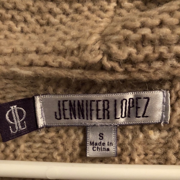 Sweater - Picture 4 of 4